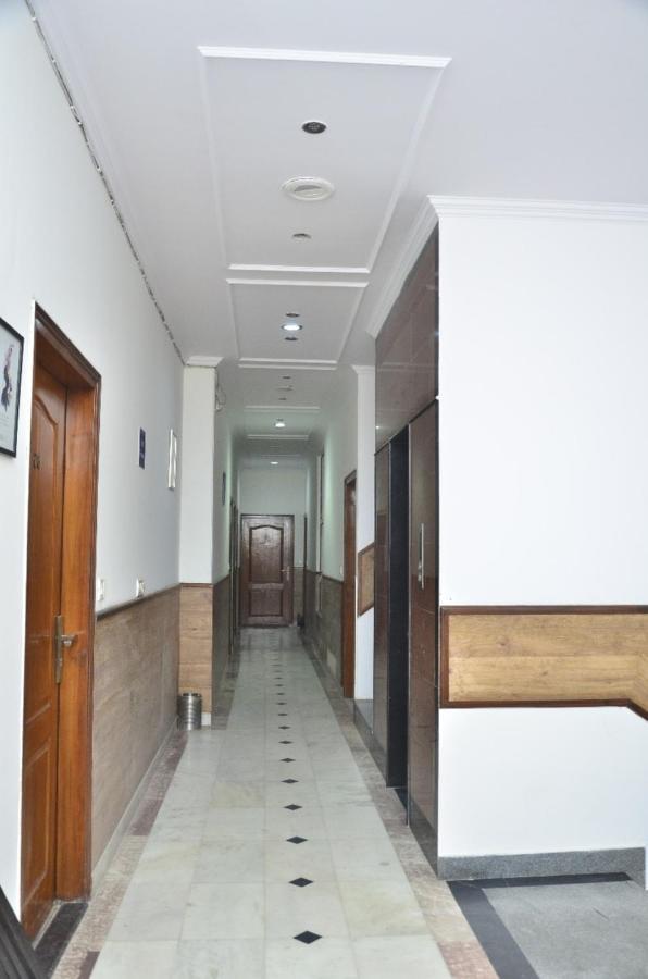 Ddr Hotel Residency คูร์เคาน์ ภายนอก รูปภาพ