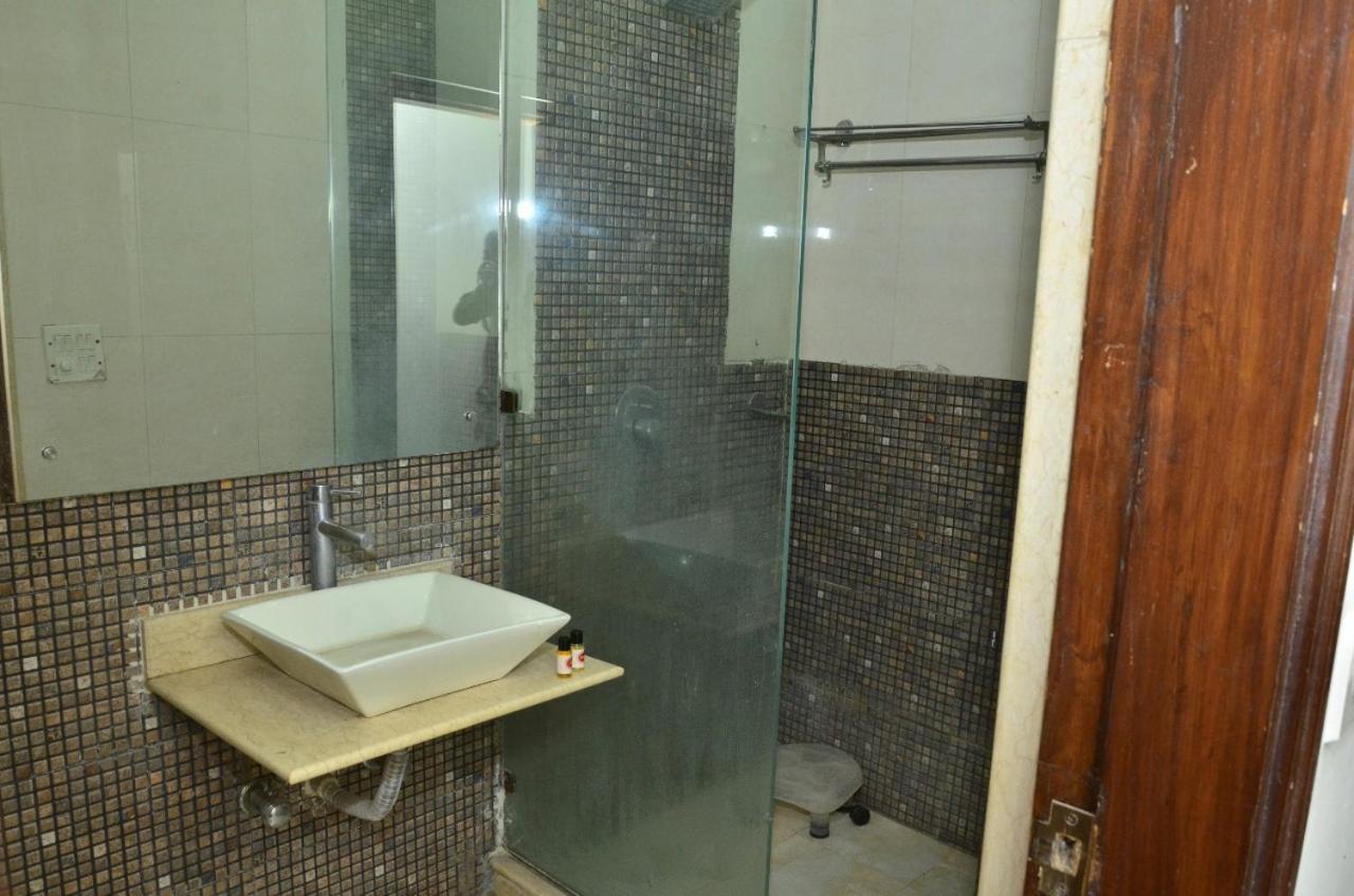 Ddr Hotel Residency คูร์เคาน์ ภายนอก รูปภาพ