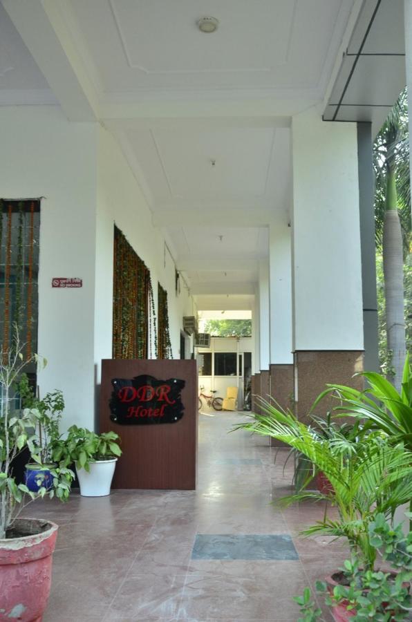 Ddr Hotel Residency คูร์เคาน์ ภายนอก รูปภาพ