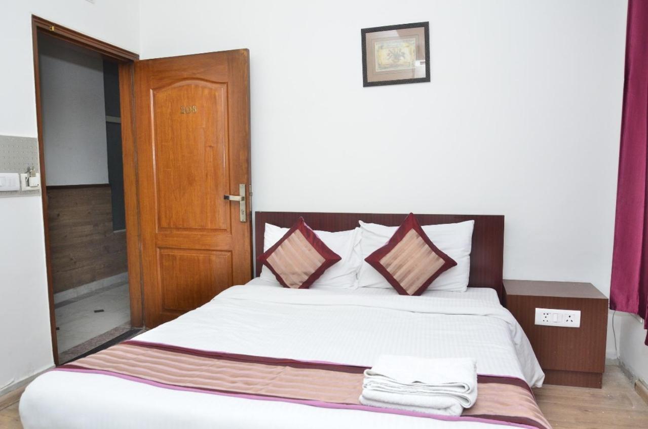 Ddr Hotel Residency คูร์เคาน์ ภายนอก รูปภาพ