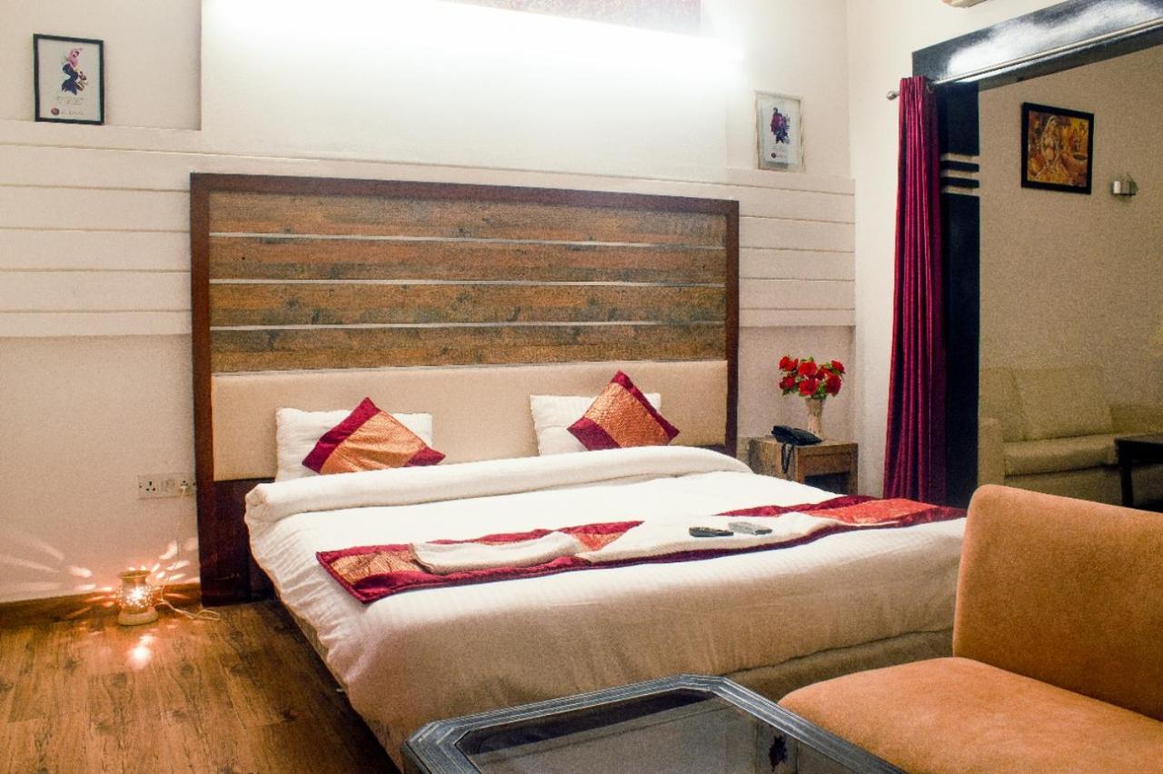 Ddr Hotel Residency คูร์เคาน์ ภายนอก รูปภาพ