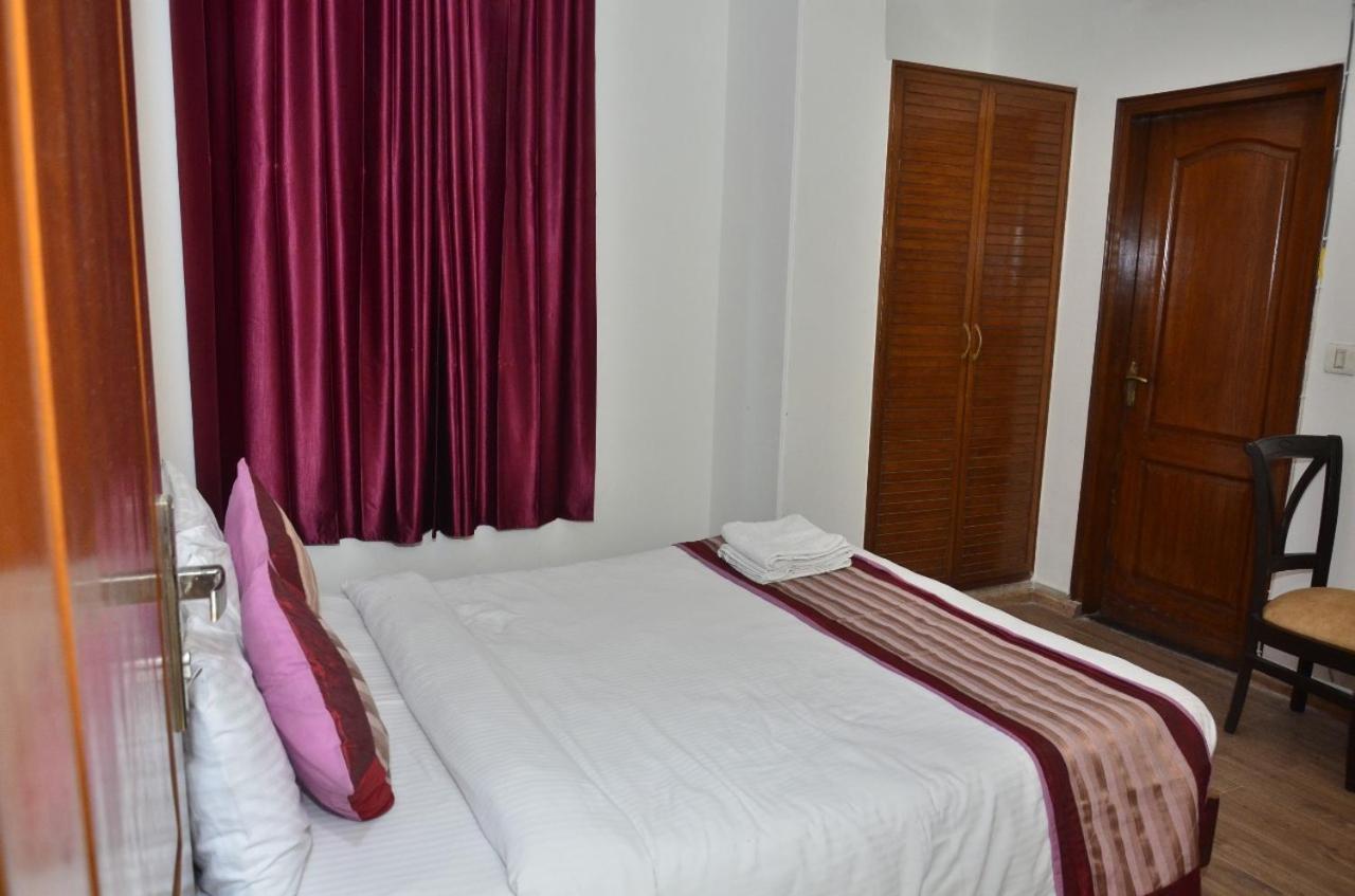 Ddr Hotel Residency คูร์เคาน์ ภายนอก รูปภาพ